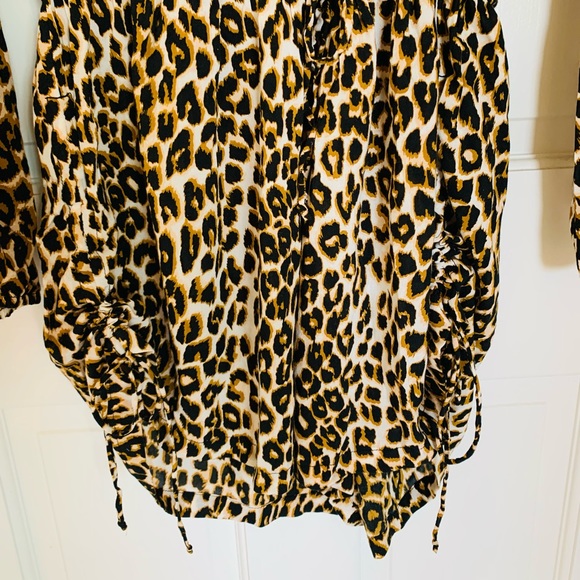 Faithful The Brand Animal Print Romper Size Medium NWOT - Picture 5 of 11